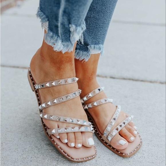 Steve Madden Skyler Studded Slide Sandal Tan Size 6 - Picture 2 of 4